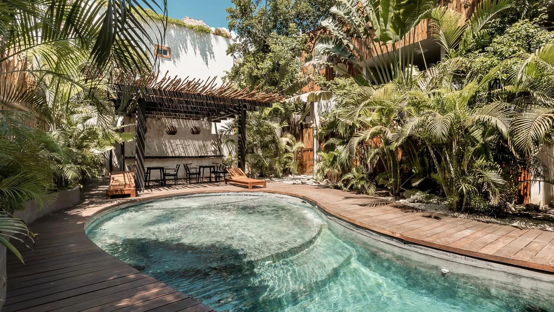 Monet - Free Beach Pass & Bikes & Private Pool & 24Hrs Security location